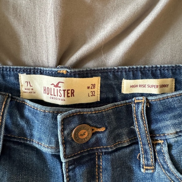 Hollister High Rise Skinny Jeans - Picture 3 of 6